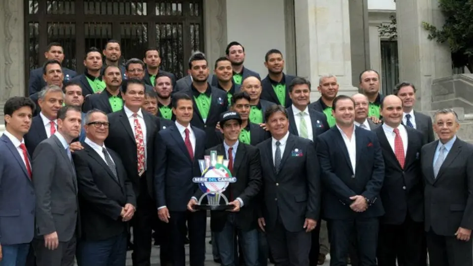 EPN recibe a los Venados de Mazatlán en Los Pinos