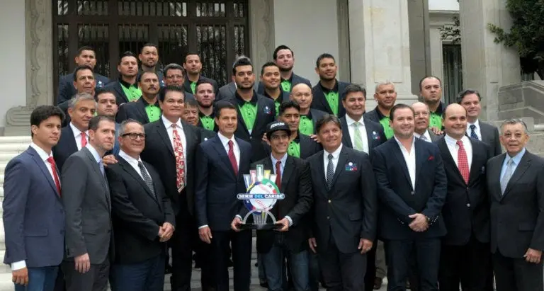EPN recibe a los Venados de Mazatlán en Los Pinos