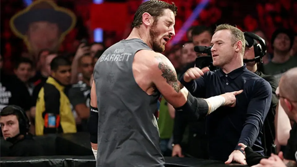 Wayne Rooney le dio una cachetada a Wade Barrett