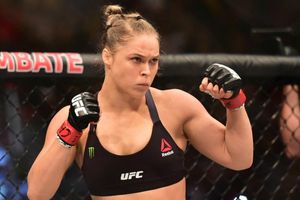 Ronda Rousey se disculpa por foto editada con photoshop