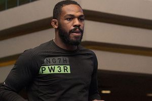 Jon Jones, arrestado por violar libertad condicional