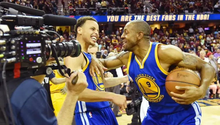NBA cambia el criterio para clasificar a Playoffs