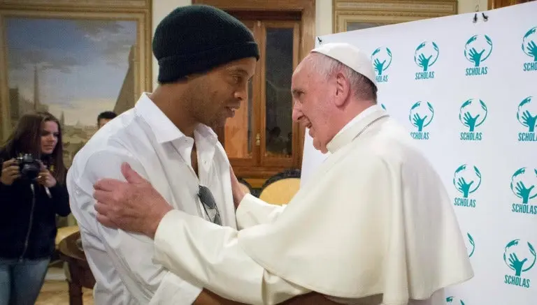 '¿Pelé o Maradona?': Papa a Dinho