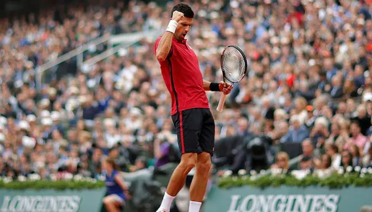 Djokovic conquista Roland Garros en un cierre dramático
