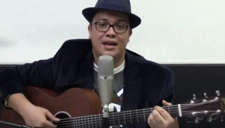 Franco Escamilla dedica canción a medalla de Rodríguez