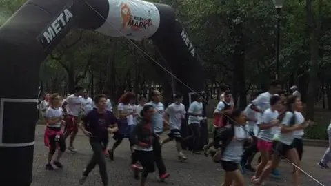 Corredores dedican su tiempo a Fundación Mark