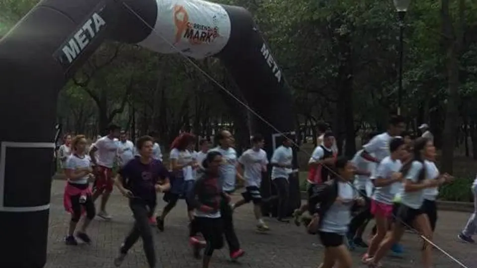 Corredores dedican su tiempo a Fundación Mark