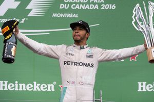 Hamilton dedica a Muhammad Ali triunfo en GP de Canadá