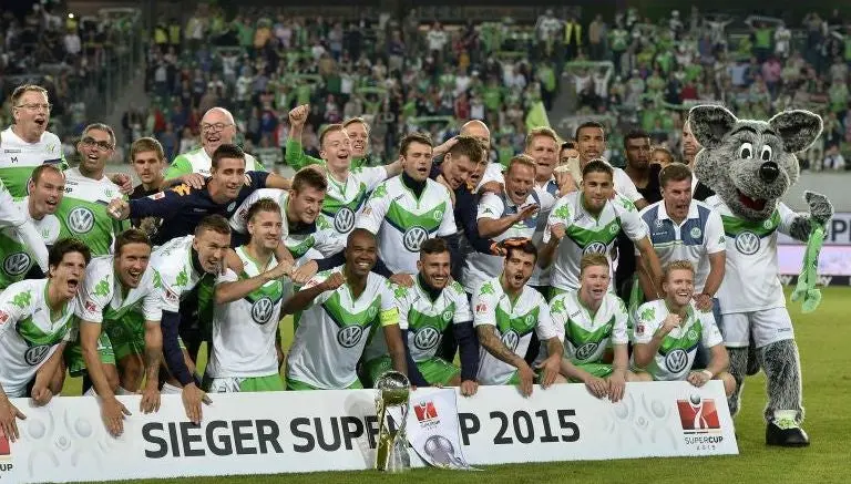 Wolfsburgo invita a migrantes para su partido de Champions