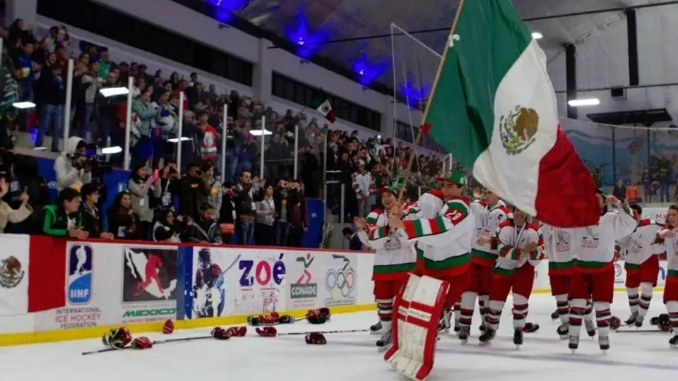 México obtiene el Oro en Mundial de Hockey sobre hielo