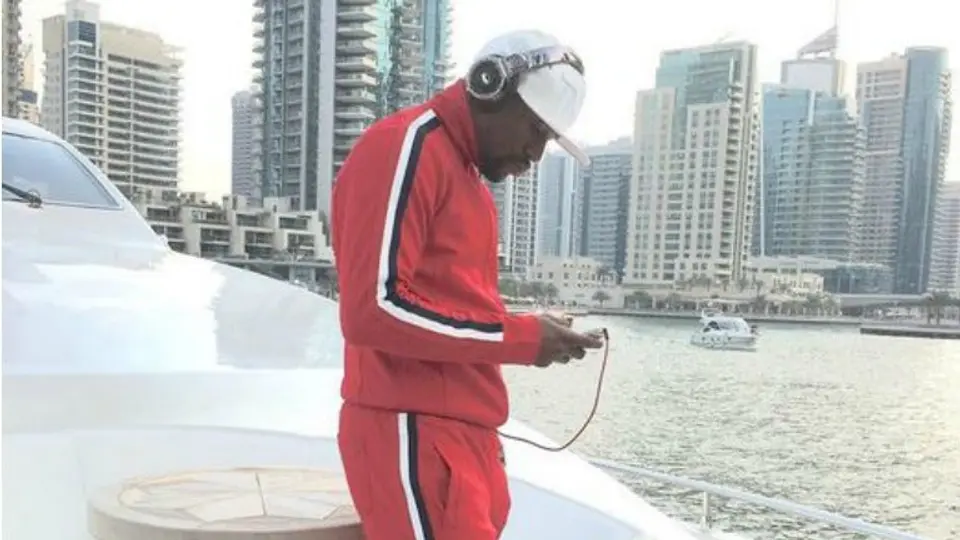 'Ganaré millones al mes por el resto de mi vida': Mayweather