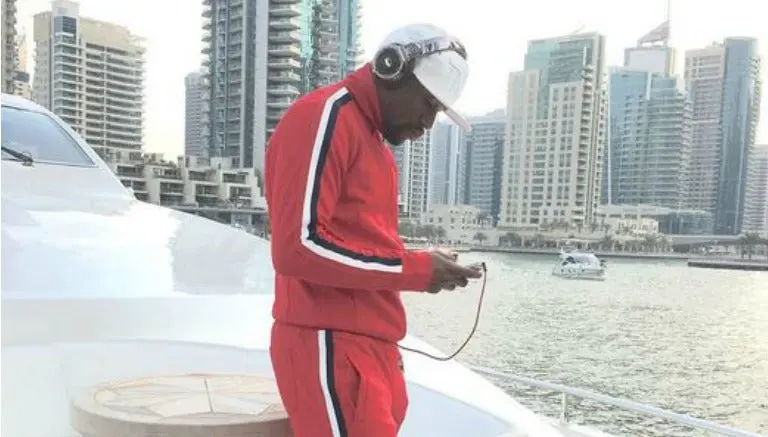 'Ganaré millones al mes por el resto de mi vida': Mayweather