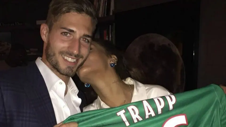 Portero del PSG festeja victoria junto a Rihanna