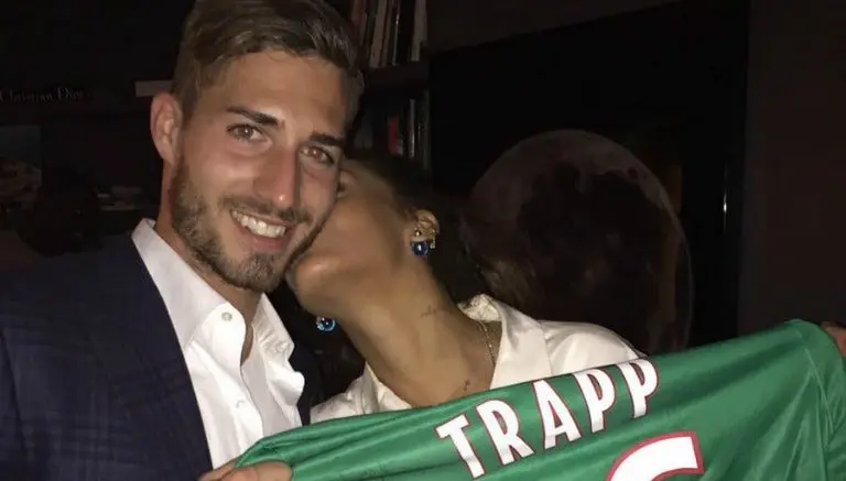Portero del PSG festeja victoria junto a Rihanna