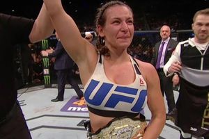 Miesha Tate es nueva Campeona tras 'dormir' a Holm