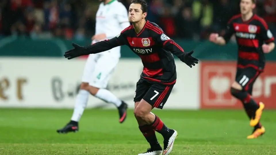 Leverkusen sí analizaría ofertas por Chicharito