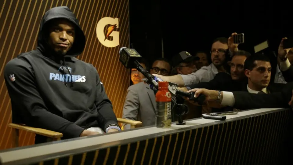Cam Newton admite ser un mal perdedor