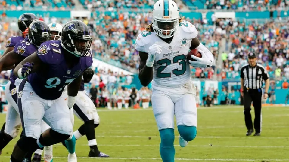 Miami vence a unos debilitados Cuervos