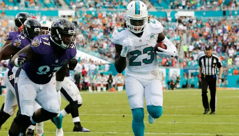 Miami vence a unos debilitados Cuervos