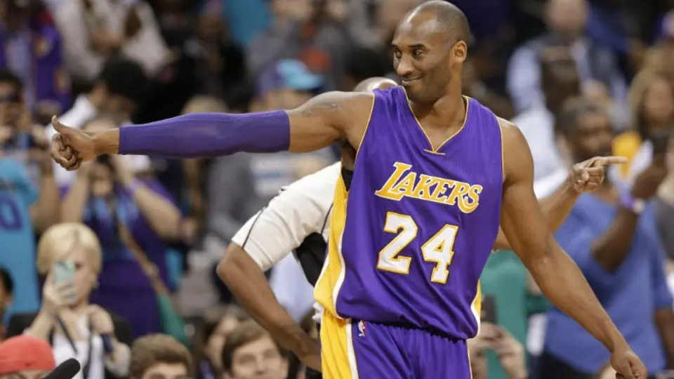 Michael Jordan homenajea a Kobe Bryant en Charlotte