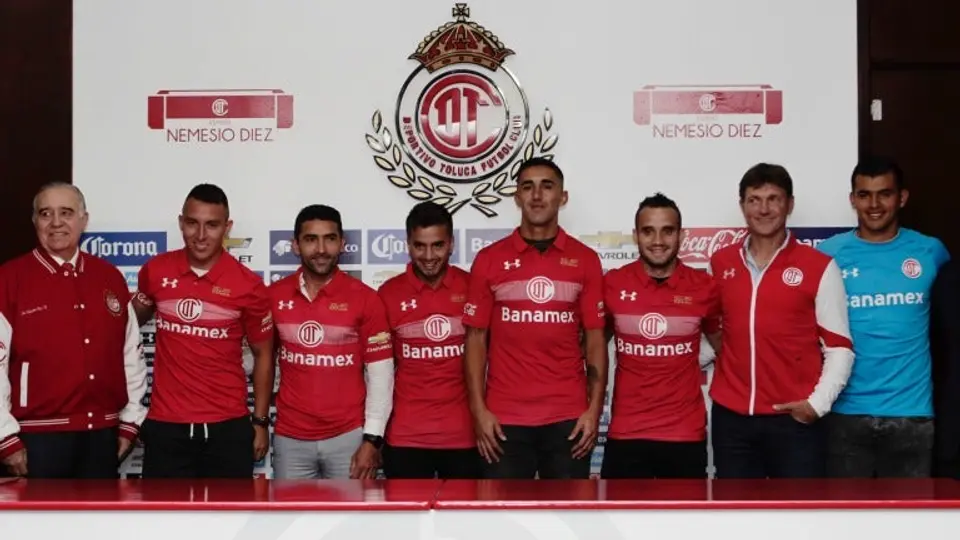 Toluca presenta uniformes y refuerzos para A2016