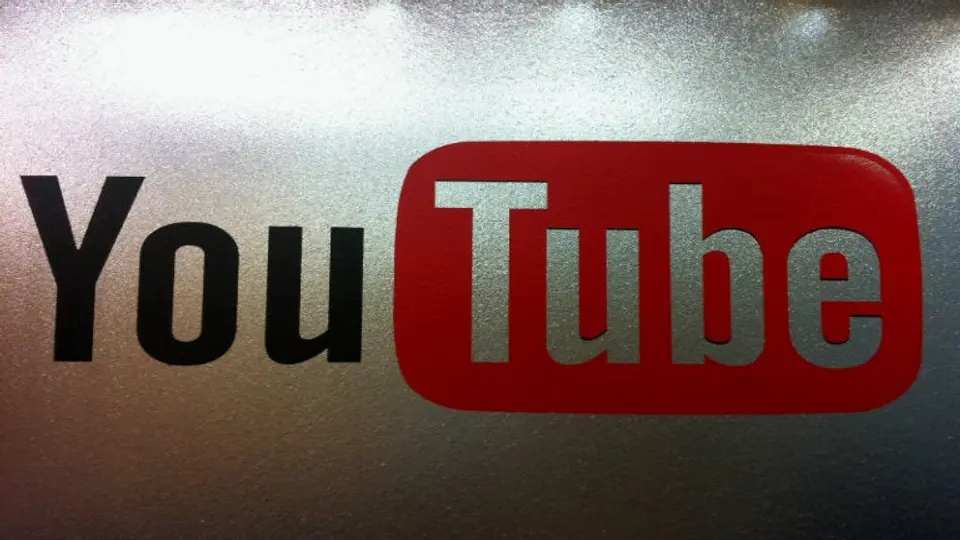 Youtubers mexicanos 'explotan' contra nuevas normas en videos