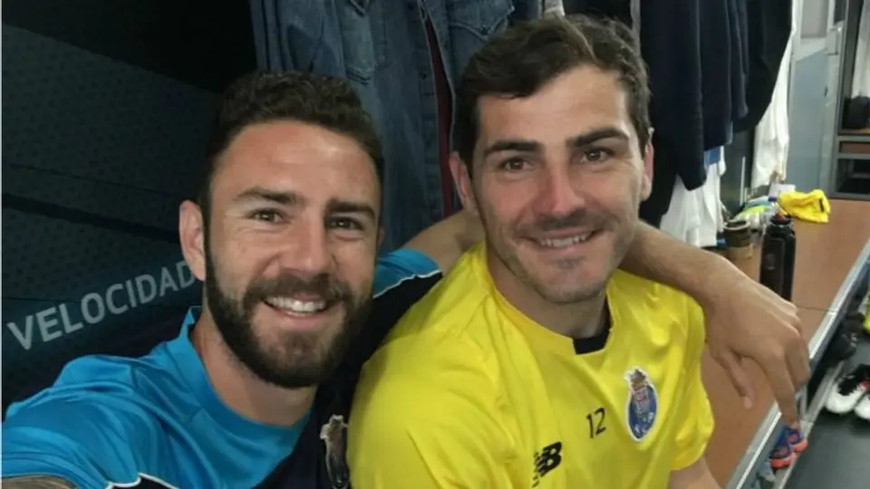 Layún y Gudiño felicitan a Casillas por su cumpleaños