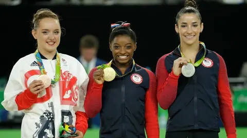 Biles culmina participación en JO con cuatro Oros