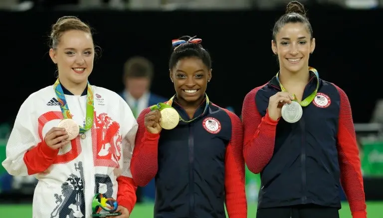 Biles culmina participación en JO con cuatro Oros