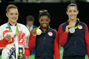 Biles culmina participación en JO con cuatro Oros