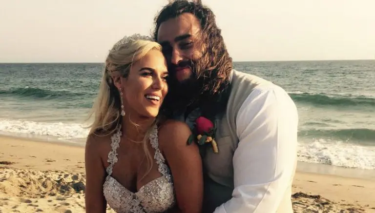 Lana sorprende con sexy vestido en su boda con Rusev