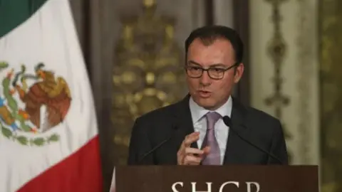 México recorta gasto público por Brexit