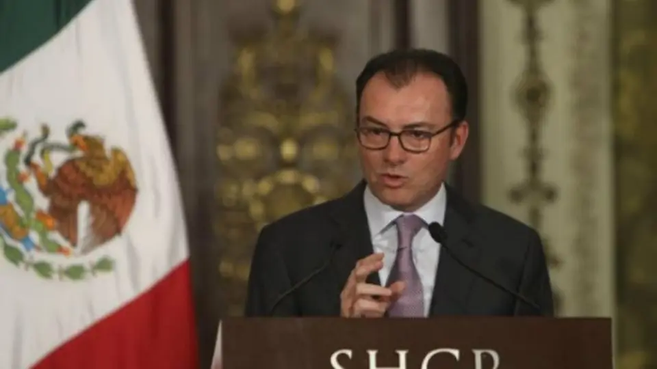 México recorta gasto público por Brexit