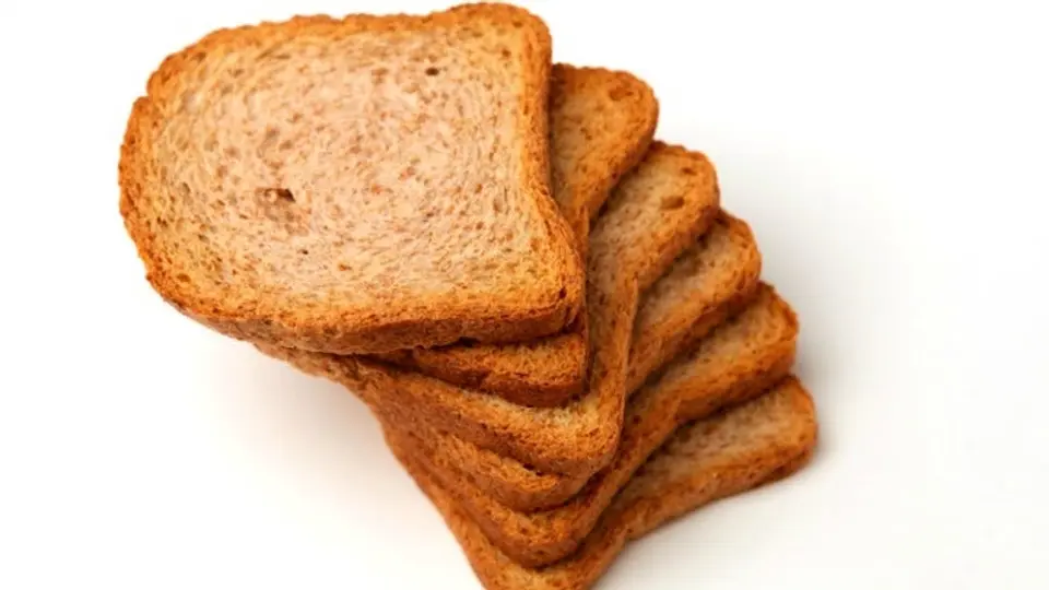 Mujer fallece por comer pan tostado