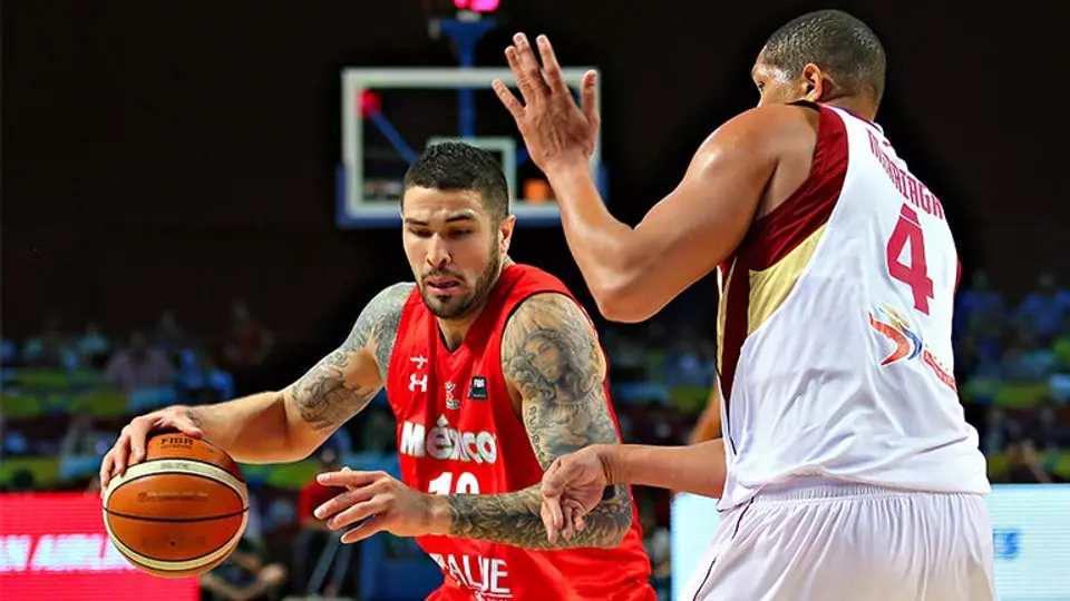 Tri de basquetbol logra dramático triunfo y avanza a 'Semis'
