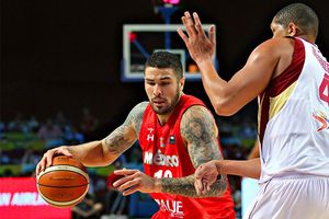 Tri de basquetbol logra dramático triunfo y avanza a 'Semis'