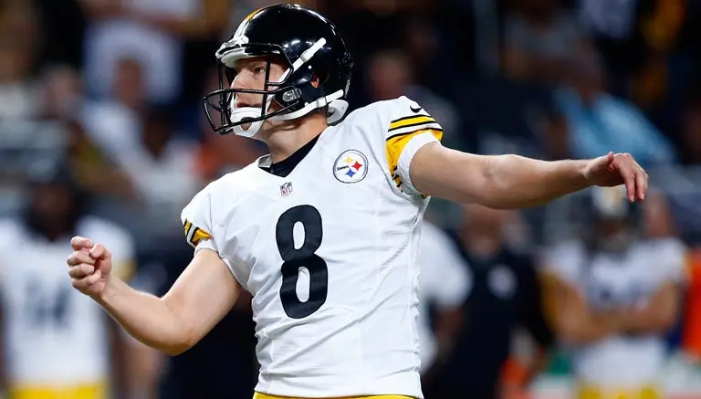 Pittsburgh corta al pateador Josh Scobee