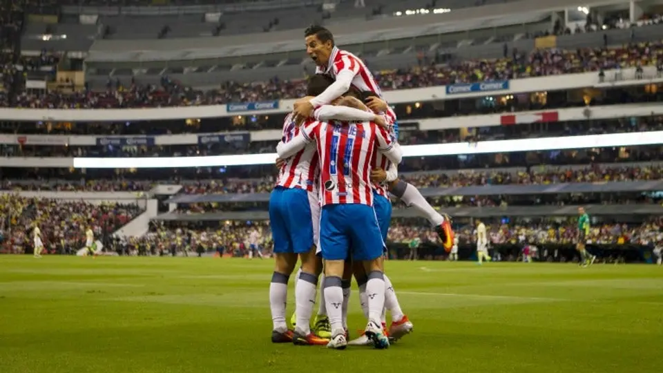 Chivas arruina fiesta del Centenario al golear a América