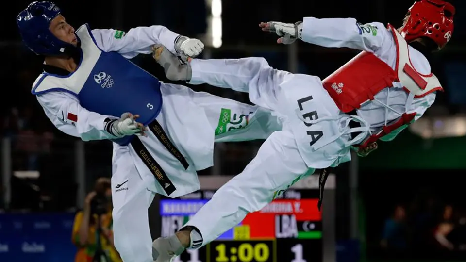 Carlos Navarro muestra poderío en debut en taekwondo