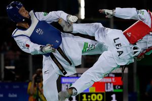 Carlos Navarro muestra poderío en debut en taekwondo