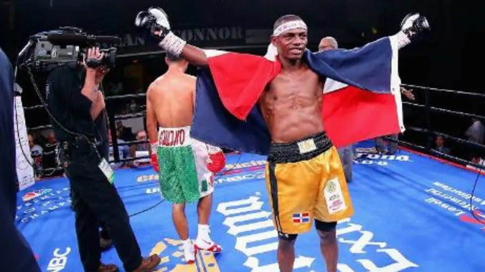 Boxeador dominicano denuncia robo de premio tras pelea