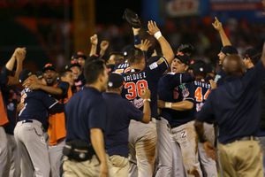 Tigres y Acereros, a la Serie Del Rey