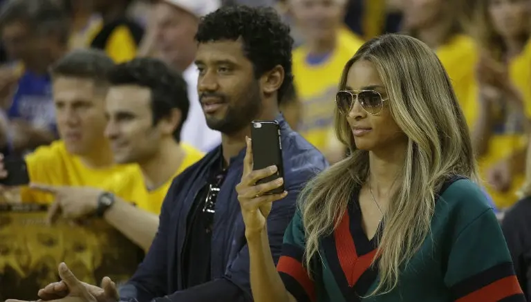 Russell Wilson, presente en la Final de la NBA