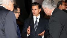 EPN, señalado por viajar con familia y amigos en giras oficiales