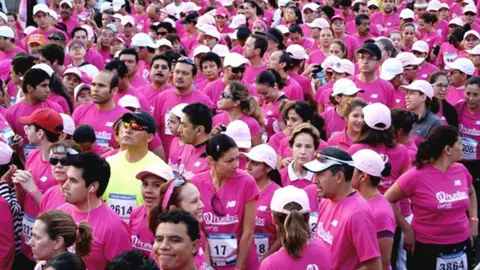 Atletas correrán en contra del cáncer de mama