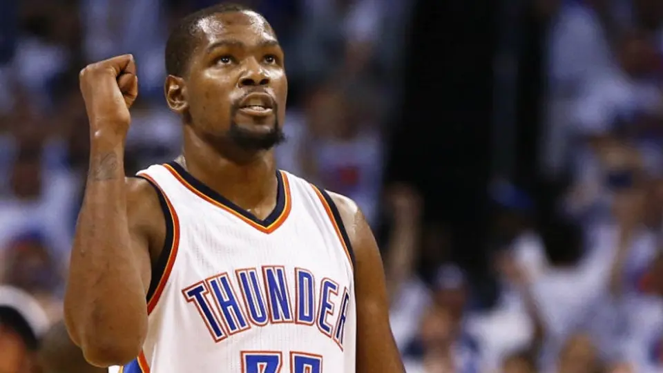 Equipos de NBA ofrecen exorbitantes contratos