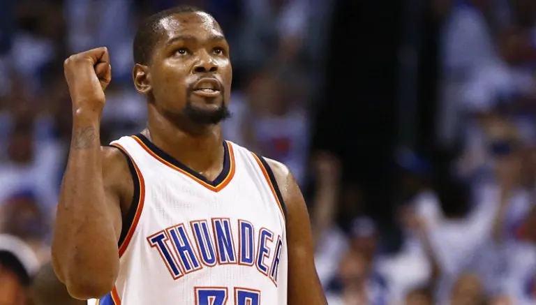 Equipos de NBA ofrecen exorbitantes contratos