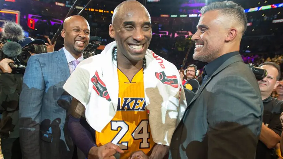 Subastan última toalla que usó Kobe Bryant