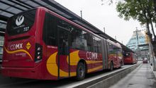 Metrobús cerrará estaciones por visita del Papa