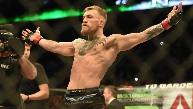 McGregor posa previo a una pelea | ESPECIAL